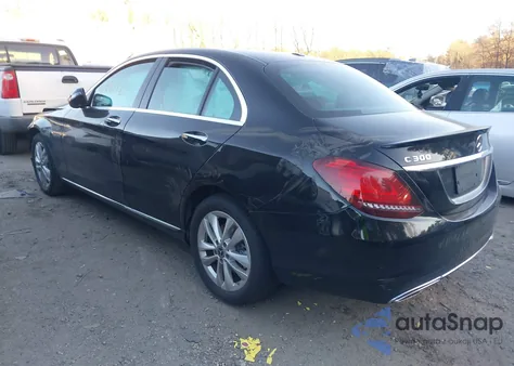 2019 Mercedes-Benz C 300 4Matic z USA, uszkodzony, nr VIN WDDWF8EB2KR484680